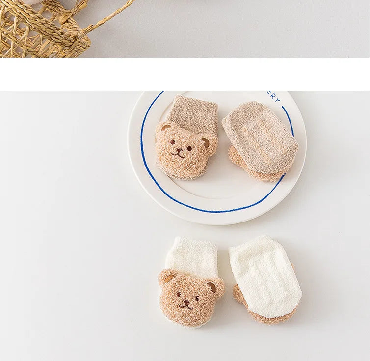 2PCS/Set Cartoon Baby Hat Socks Cute Animal Doll Boy Girl Winter Knitted Pullover Hats Woolen Warm Newborn Short Socks Beanies